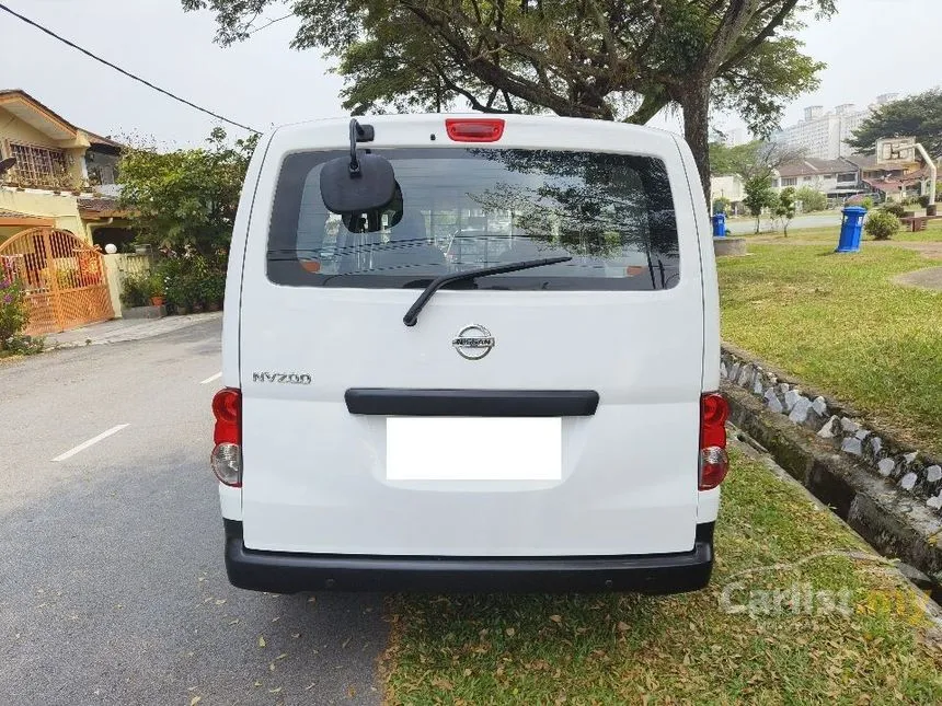 2018 Nissan NV200 Semi Panel Van