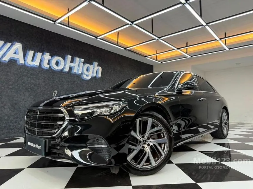 2025 Mercedes-Benz E200 Exclusive Line Sedan