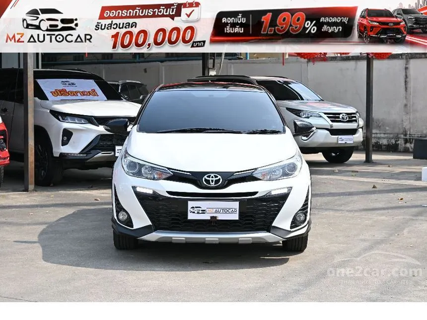 2019 Toyota YARIS High Cross Hatchback