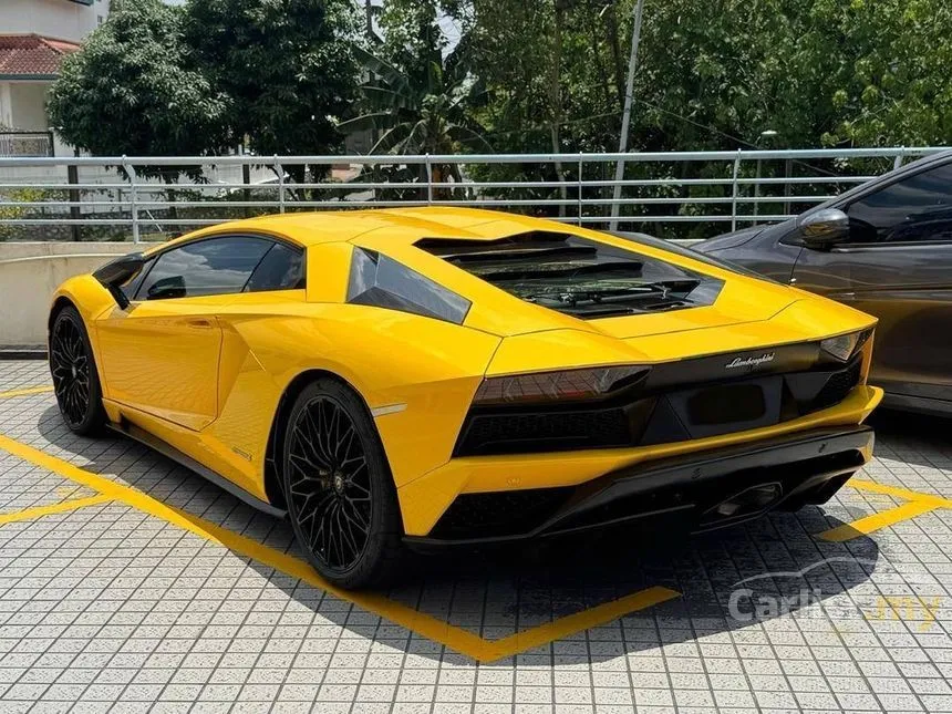 2017 Lamborghini Aventador S Coupe