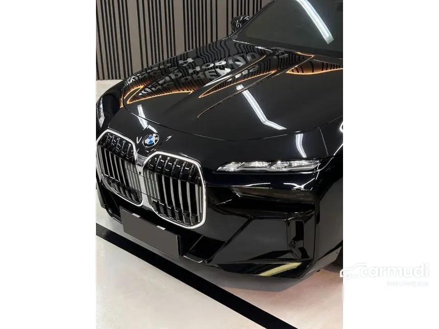 2024 BMW 735i M Sport Sedan