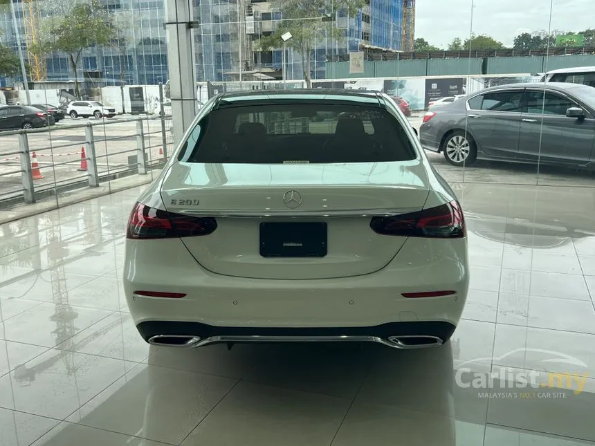 2022 Mercedes-Benz E200 AMG Sedan