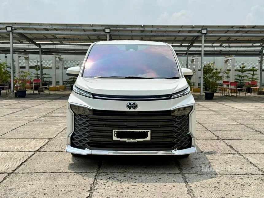 2025 Toyota Voxy (Premium Color) MPV