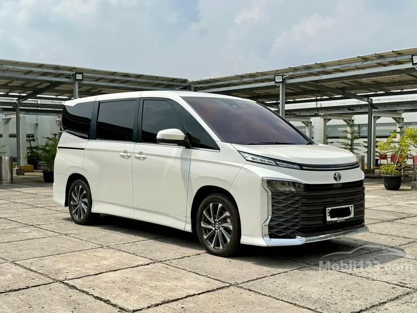 2025 Toyota Voxy (Premium Color) MPV