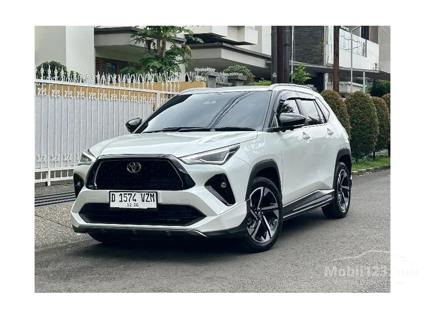 2023 Toyota Yaris Cross S HV (2 Tone) with GR Parts Aero Pkg SUV