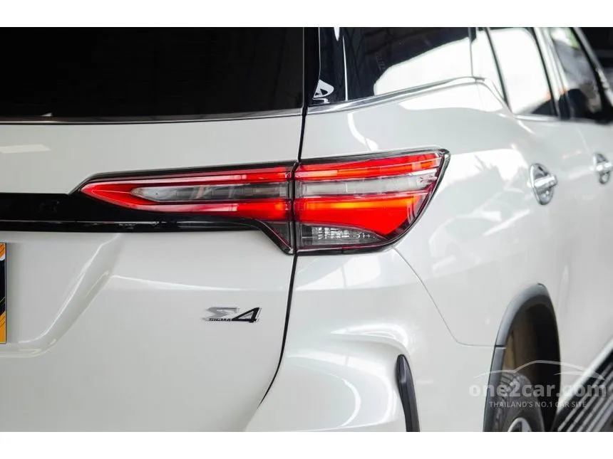 2021 Toyota Fortuner Legender SUV