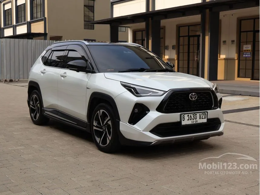 2023 Toyota Yaris Cross S with GR Parts Aero Pkg SUV