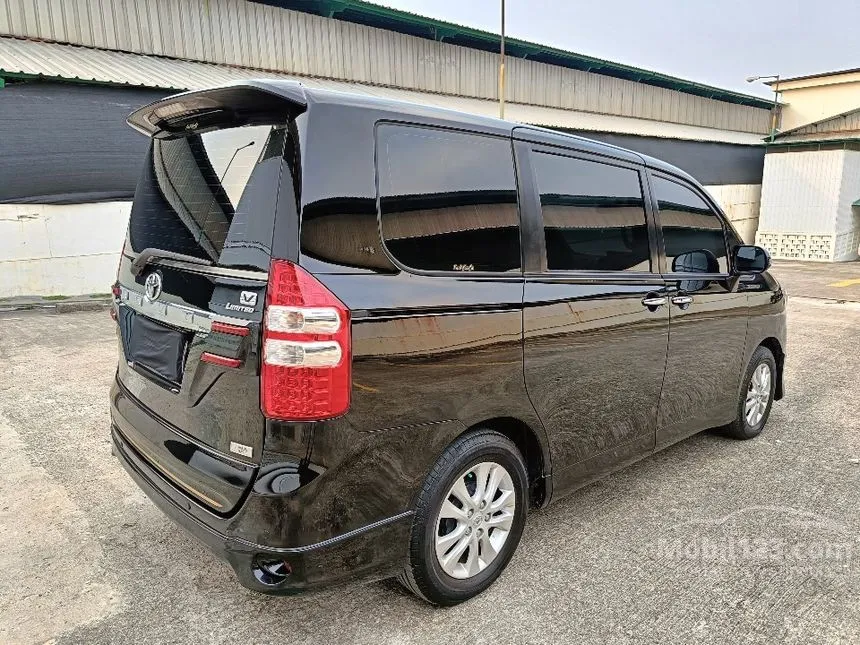 2014 Toyota NAV1 V Limited MPV