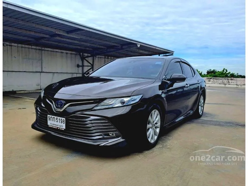 2019 Toyota CAMRY Hybrid Premium Sedan