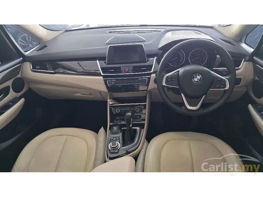 2015 BMW 220i Gran Tourer MPV