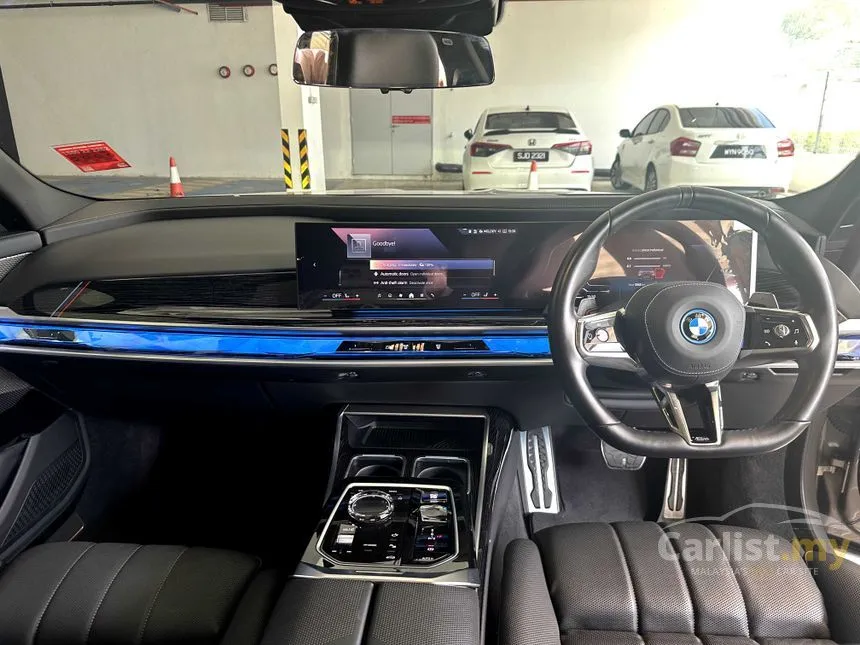 2025 BMW 750e xDrive M Sport Pure Excellence Sedan