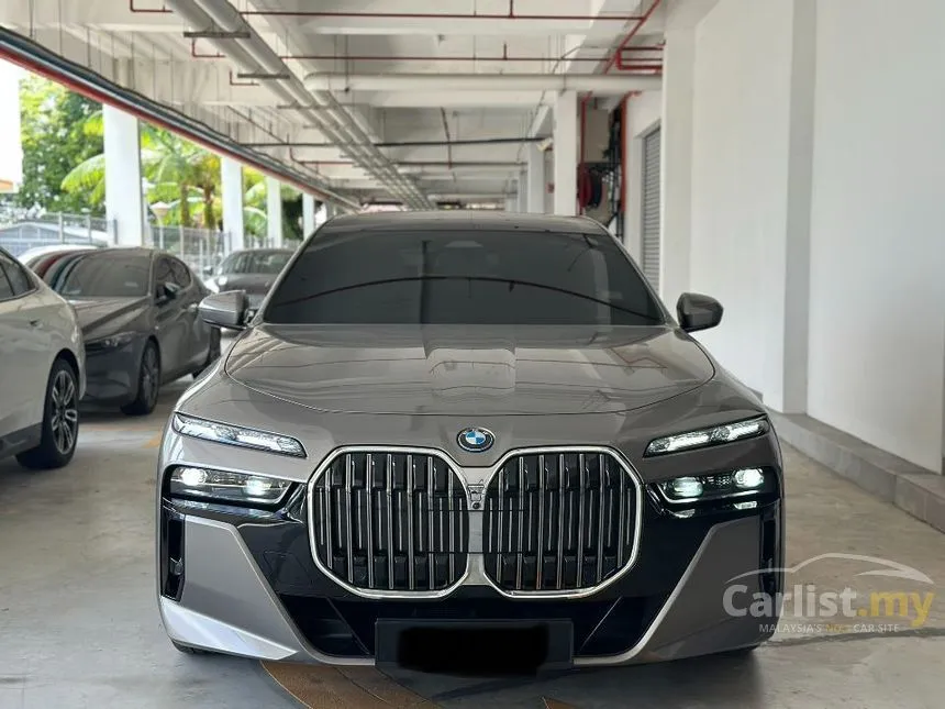 2025 BMW 750e xDrive M Sport Pure Excellence Sedan