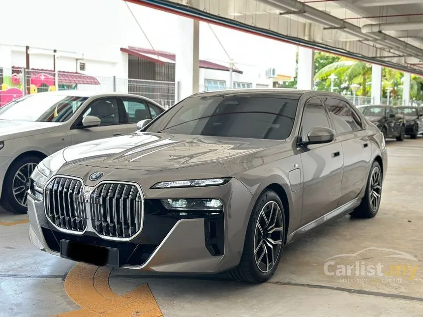 2025 BMW 750e xDrive M Sport Pure Excellence Sedan