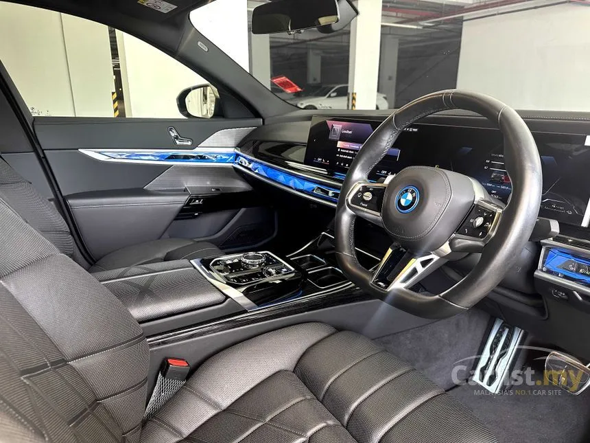 2025 BMW 750e xDrive M Sport Pure Excellence Sedan