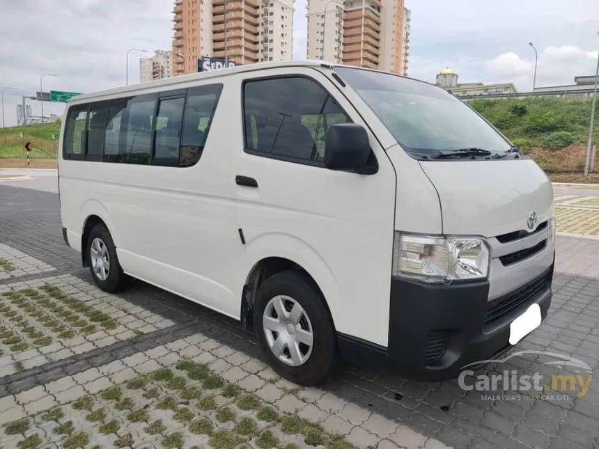 Used 2020 Toyota Hiace 2.5 Window Van DIESEL LOW ROOF / Under Toyota ...