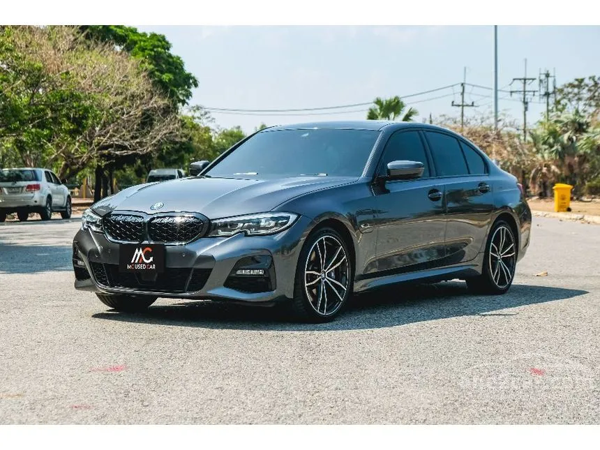 2022 BMW 330e M Sport Sedan