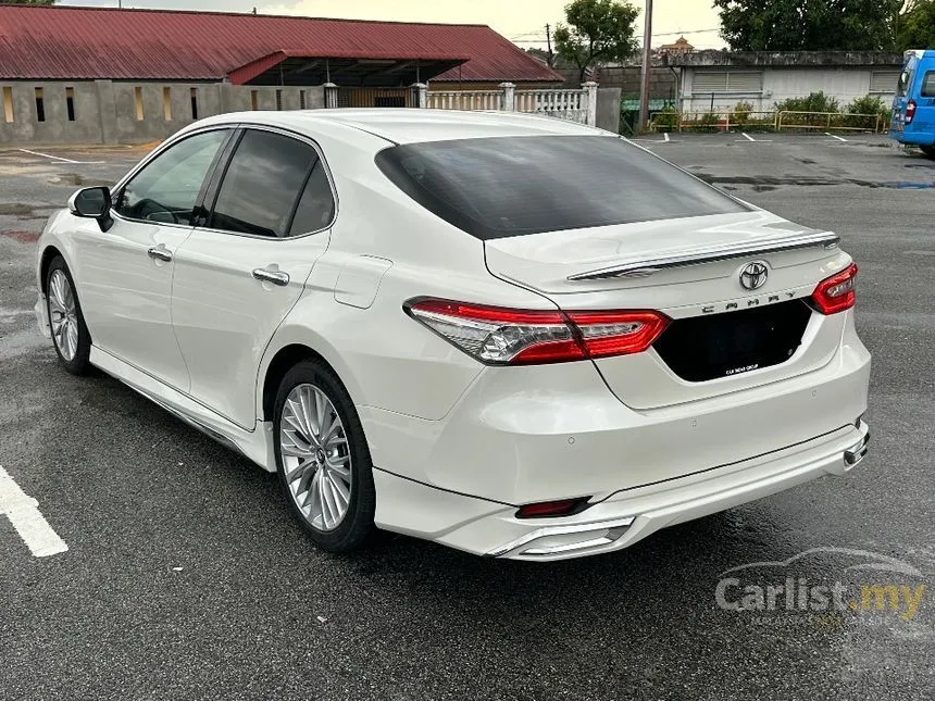 2019 Toyota Camry V Sedan