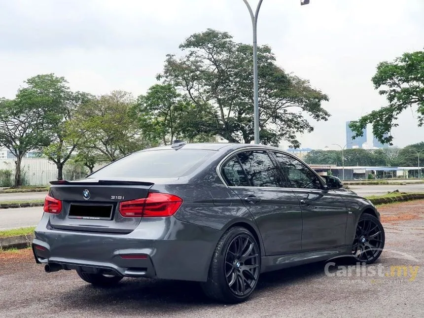 2016 BMW 318i Luxury Sedan