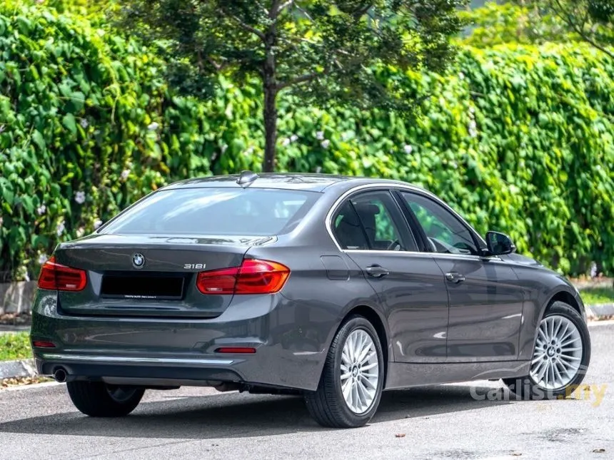 2019 BMW 318i Luxury Sedan