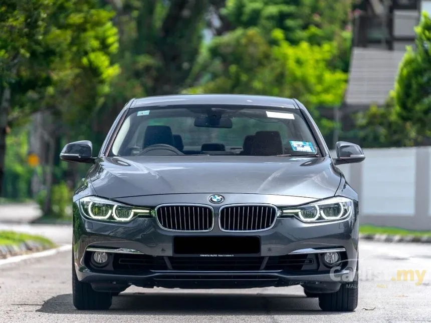 2019 BMW 318i Luxury Sedan