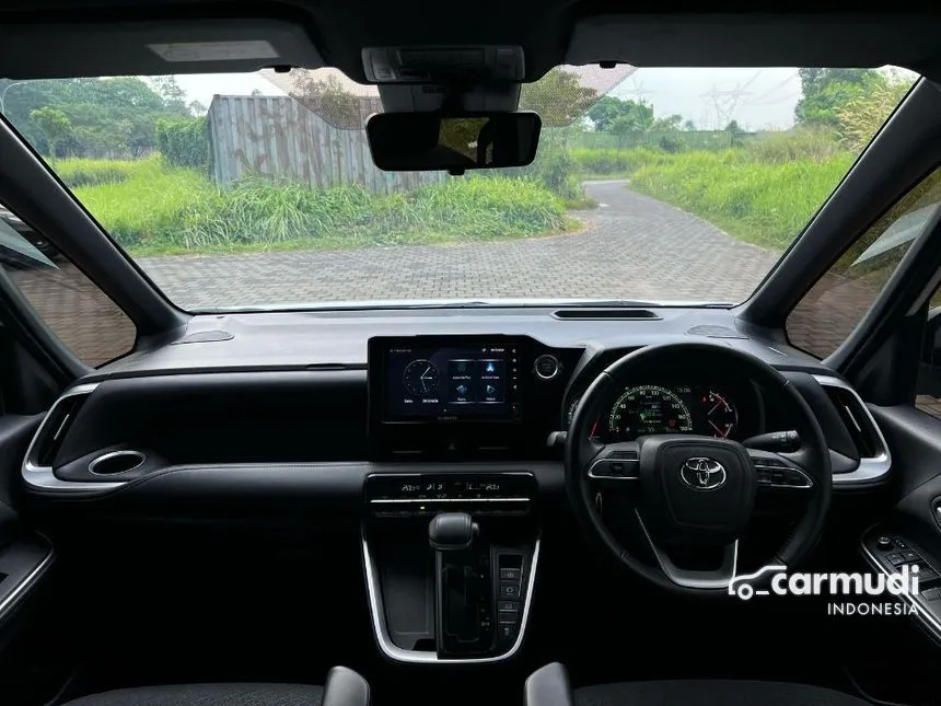 2022 Toyota Voxy MPV