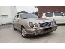 1998 Mercedes-Benz E240 2.4 Elegance Sedan Register 2001