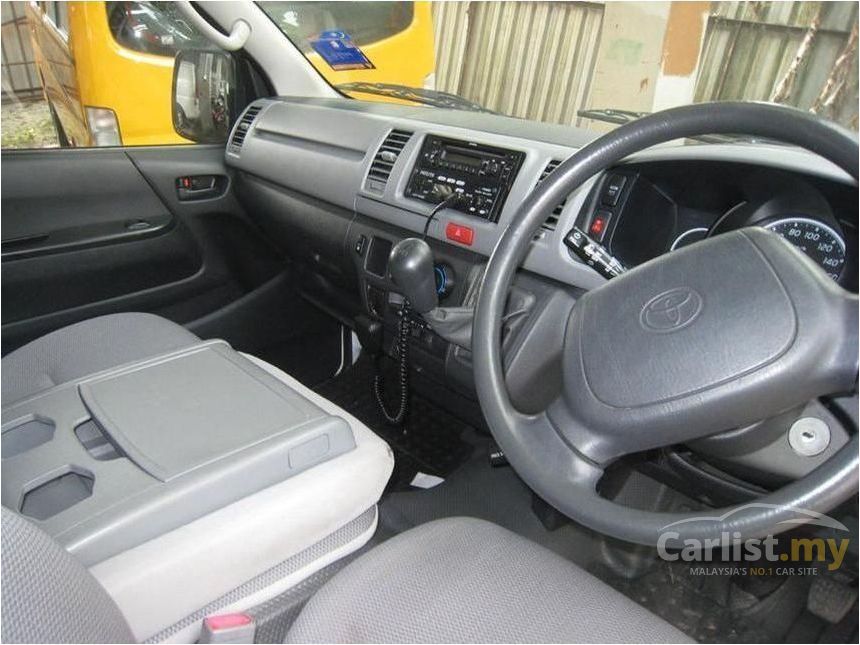 Used Toyota Hiace 2.7 Ambulance Van Petrol year 2008 - Carlist.my