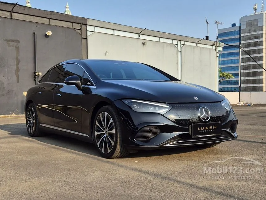 2022 Mercedes-Benz EQE350+ Electric Art Line Sedan