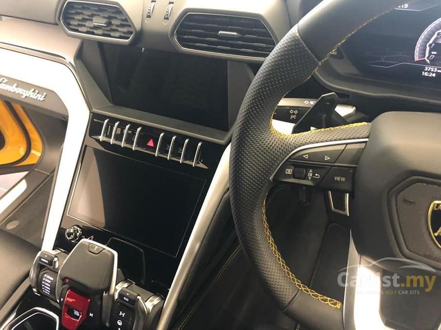 Lamborghini Urus 2018 4.0 in Kuala Lumpur Automatic SUV Yellow for RM
