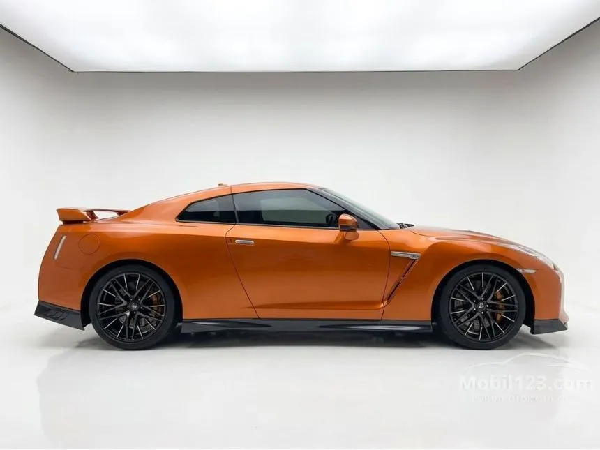 2021 Nissan GT-R Recaro Edition Coupe