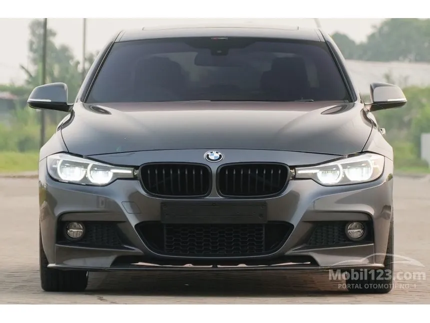 2019 BMW 330i Sport Shadow Edition Sedan