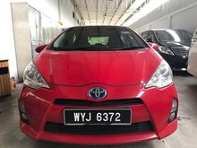 YEAR END SALES 2013 Toyota Prius C 1.5 Hybrid Hatchback