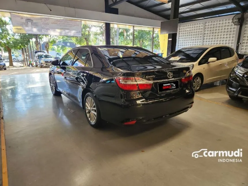 2017 Toyota Camry V Sedan