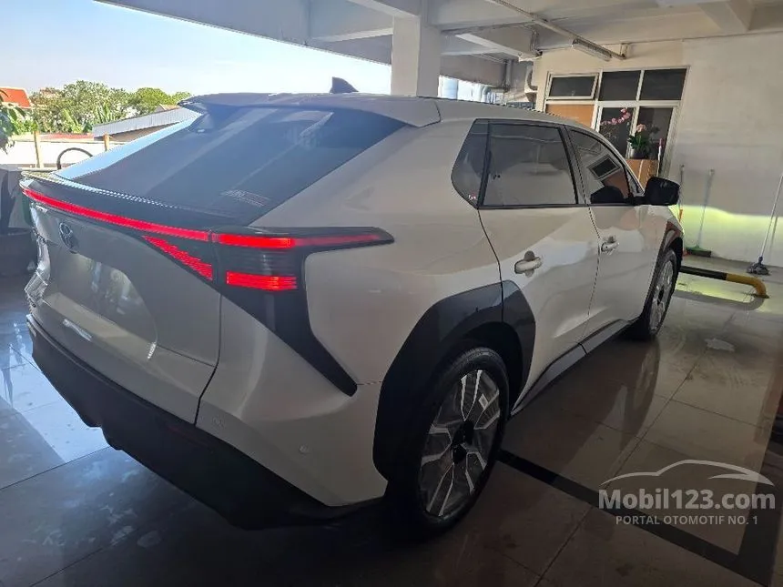 2026 Toyota BZ4X (2 Tone) SUV