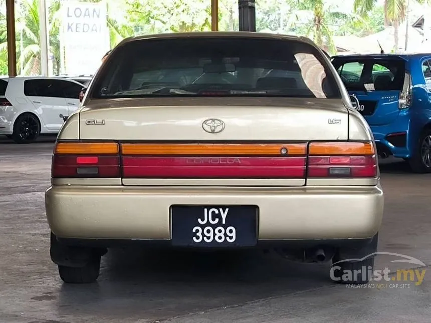 1994 Toyota Corolla SE Sedan