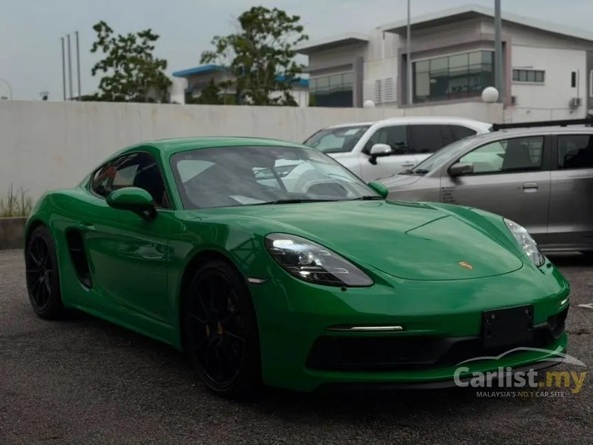 2022 Porsche 718 Cayman GT4 Coupe