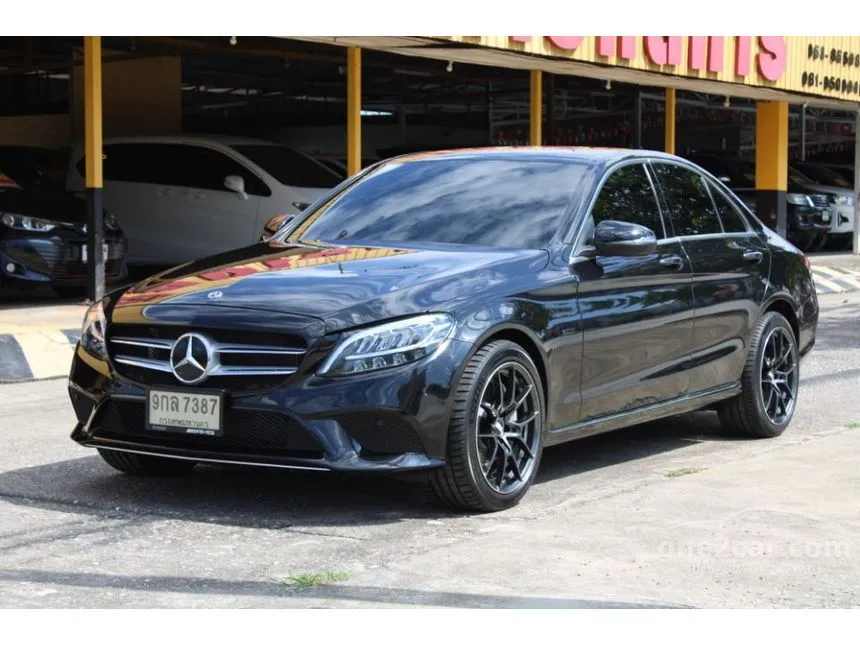 2019 Mercedes-Benz C300 e Avantgarde Sedan