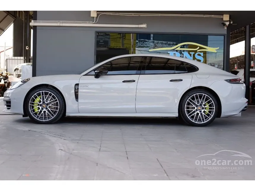 2022 Porsche PANAMERA 4 E-Hybrid Sedan