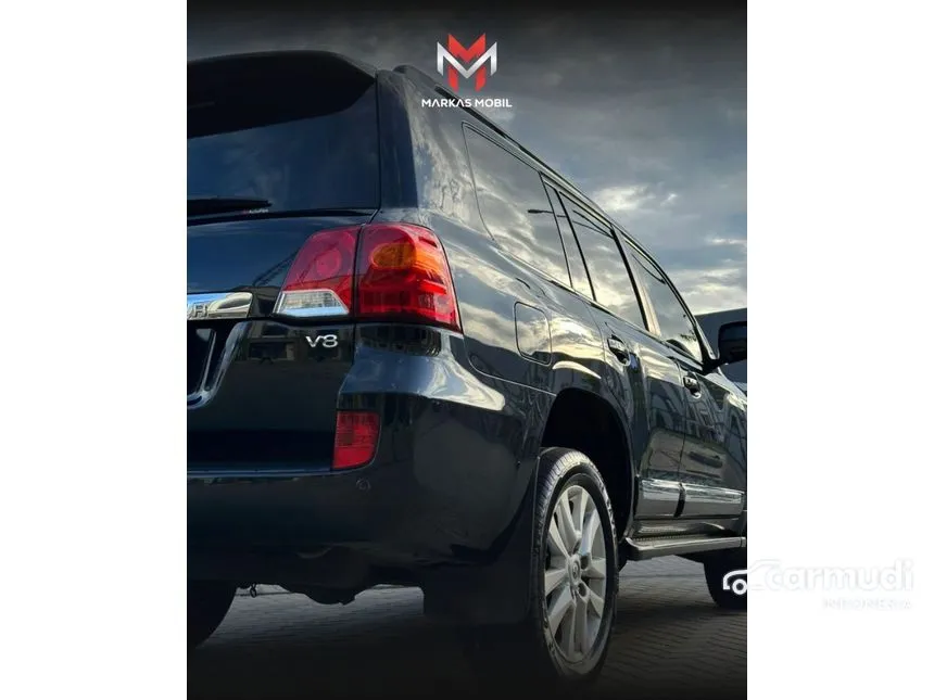 2013 Toyota Land Cruiser 200 Full spec SUV