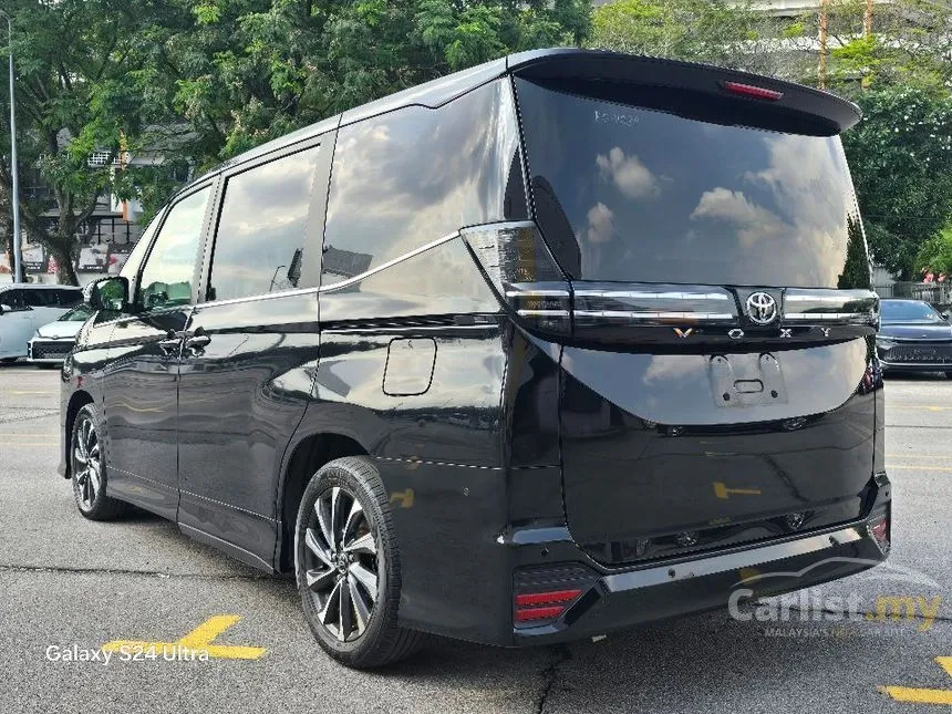 2022 Toyota Voxy S-Z MPV