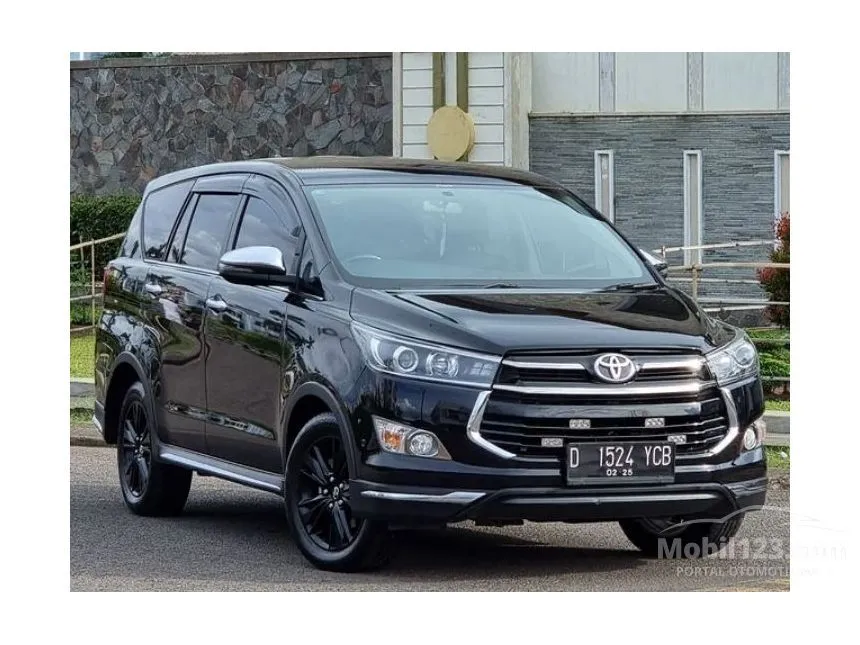 Jual Mobil Toyota Innova Venturer 2019 2.4 di Jawa Barat Automatic Wagon Hitam Rp 442.000.000