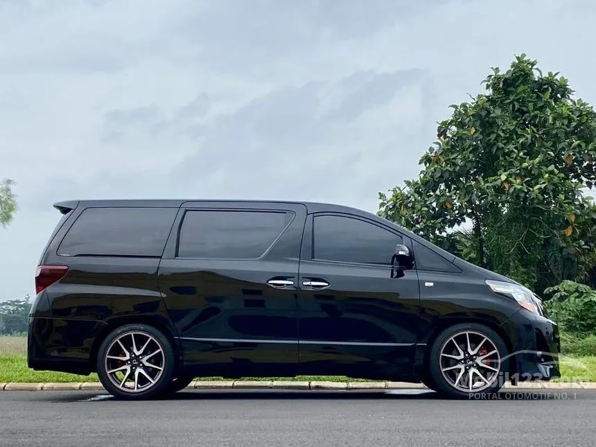 2013 Toyota Alphard GS MPV