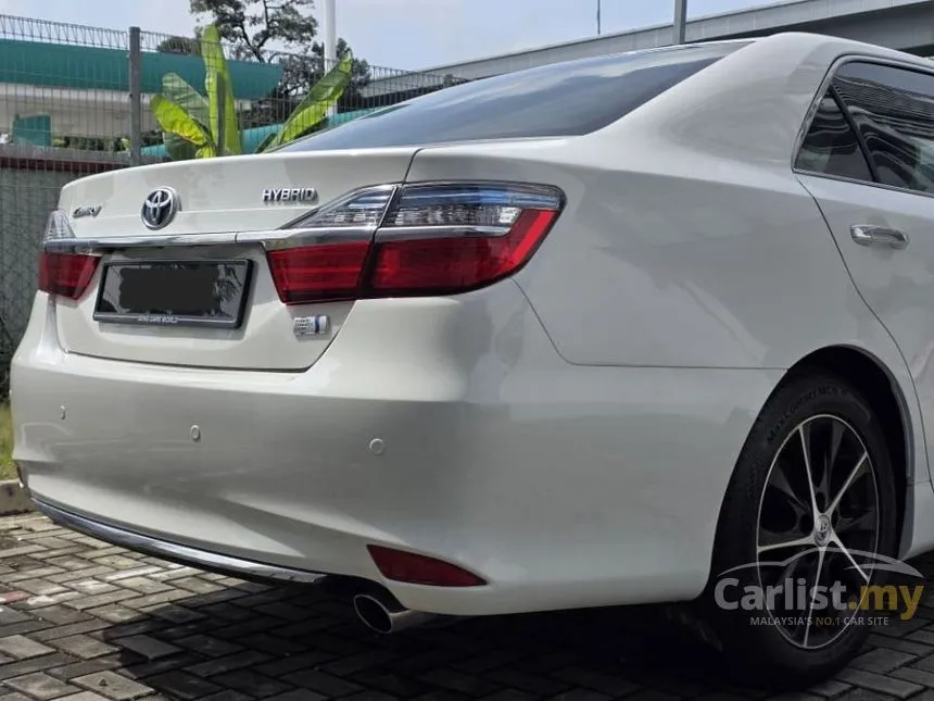 2016 Toyota Camry Hybrid Premium Sedan