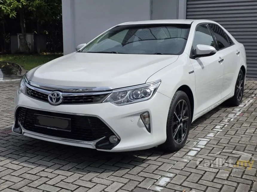 2016 Toyota Camry Hybrid Premium Sedan