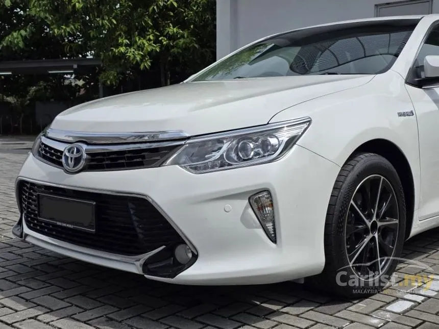 2016 Toyota Camry Hybrid Premium Sedan