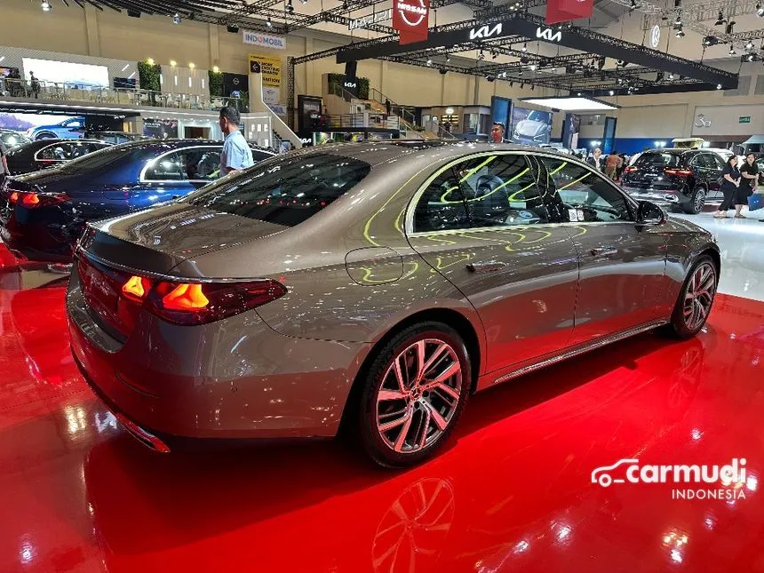 2025 Mercedes-Benz E200 Exclusive Line Sedan