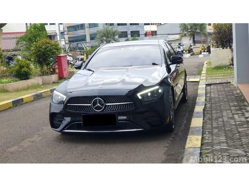 2022 Mercedes-Benz E300 AMG Line Sedan
