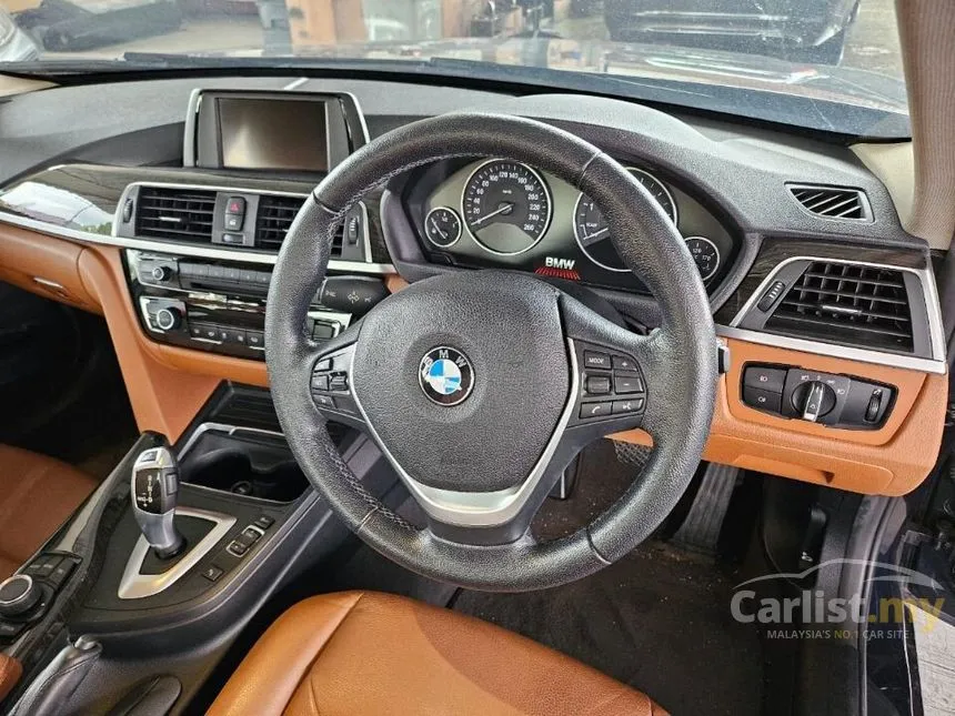 2016 BMW 318i Luxury Sedan