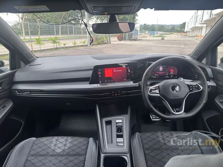 2022 Volkswagen Golf TSI R-Line Hatchback