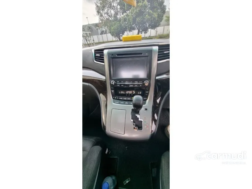 2013 Toyota Alphard S MPV